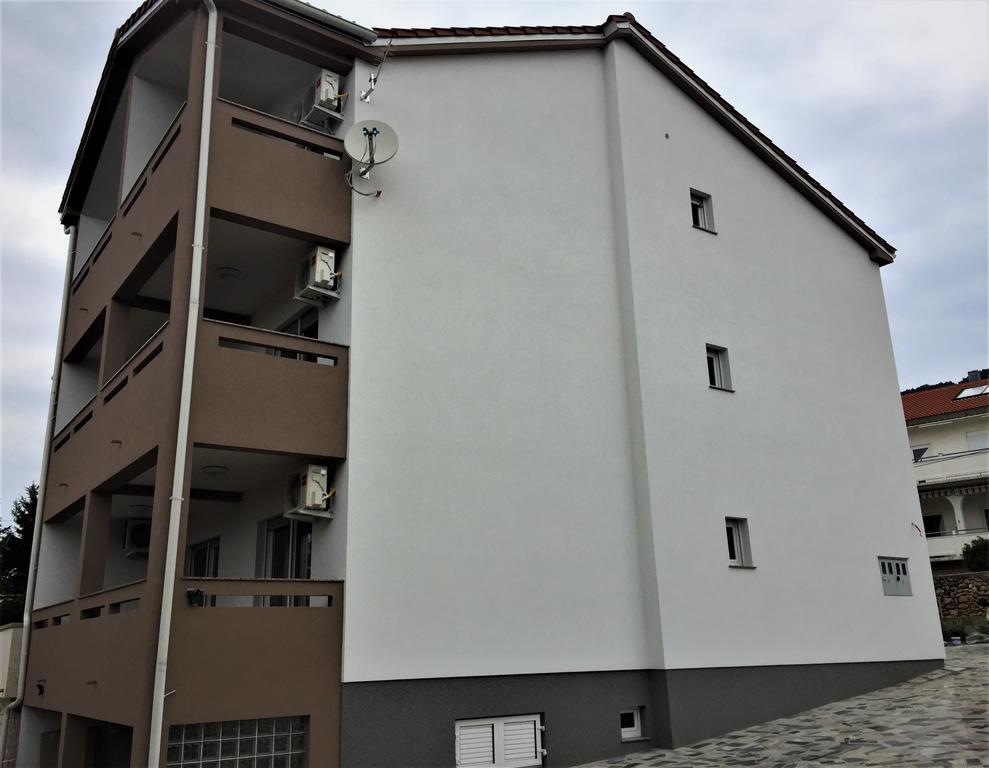 Apartmani Orhideja Rab Town Bagian luar foto