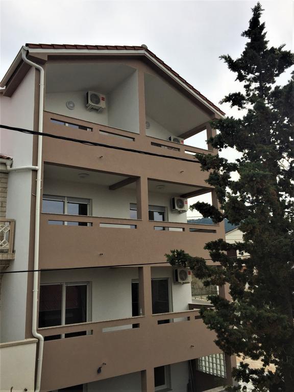 Apartmani Orhideja Rab Town Bagian luar foto