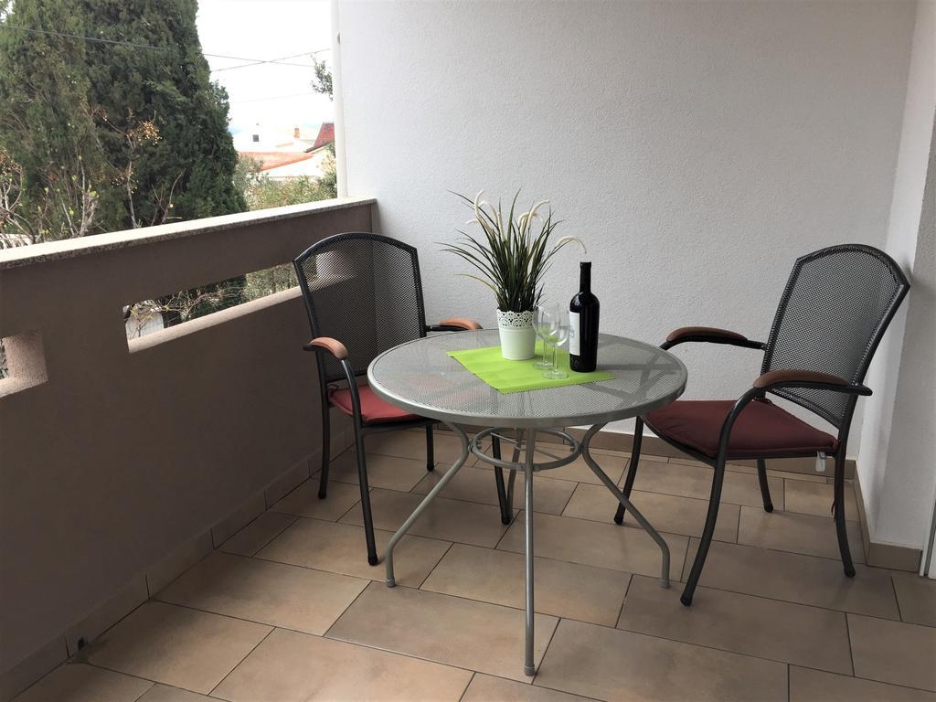 Apartmani Orhideja Rab Town Bagian luar foto