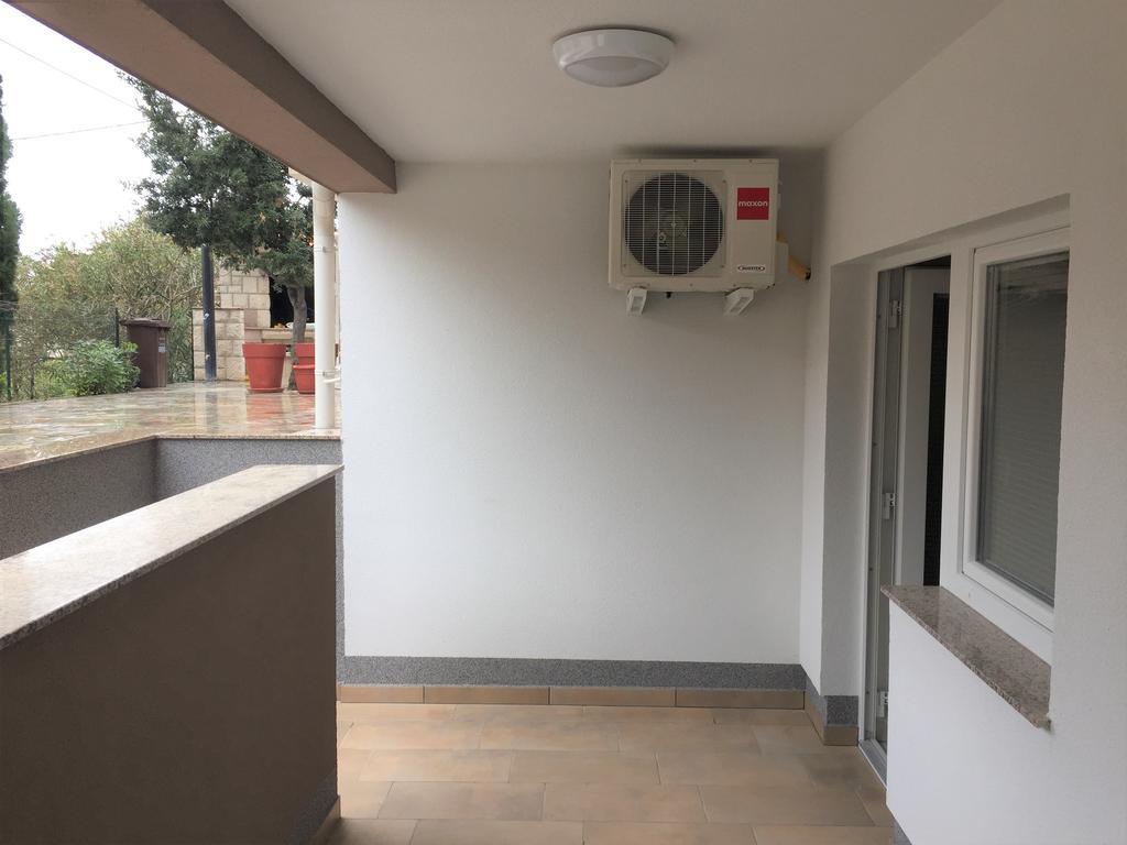 Apartmani Orhideja Rab Town Bagian luar foto