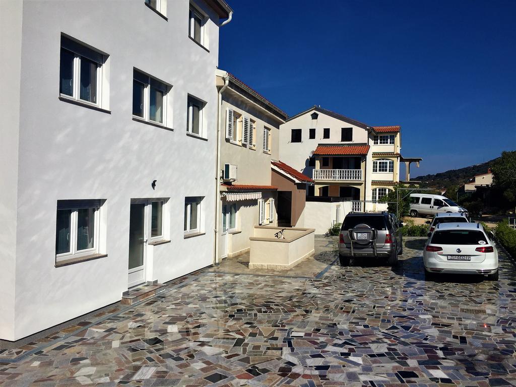 Apartmani Orhideja Rab Town Ruang foto